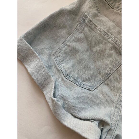Universal Thread Women’s Size 2/26R Light Wash Denim Cutoff Shorts Buttons - Picture 6 of 8